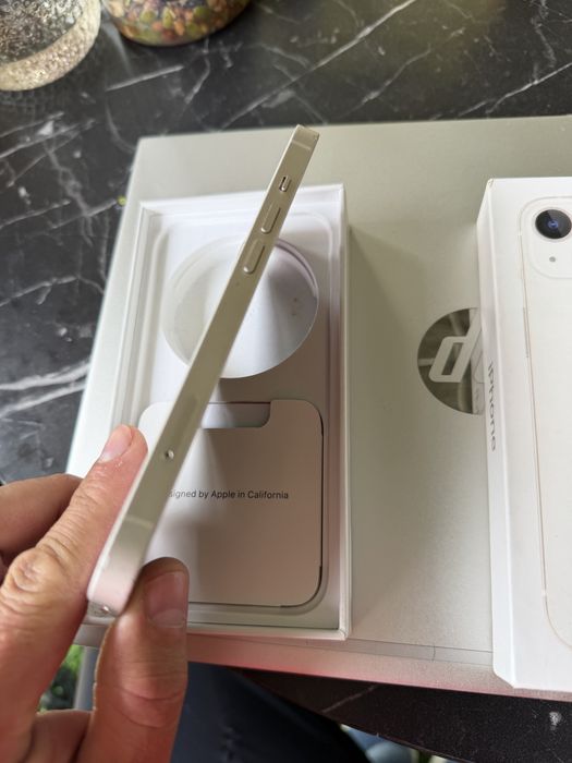 Продам Apple iPhone 13