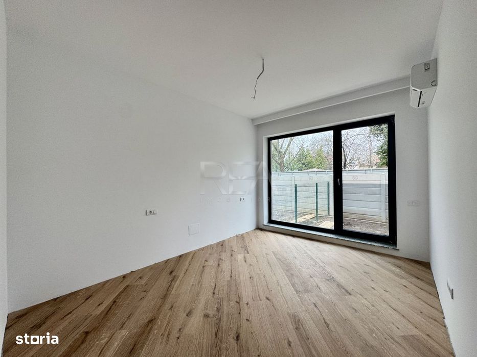 3 camere luminos cu gradina Ultracentral