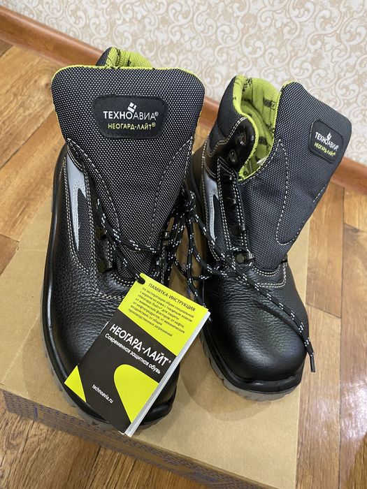 Продам ботинку фирменные