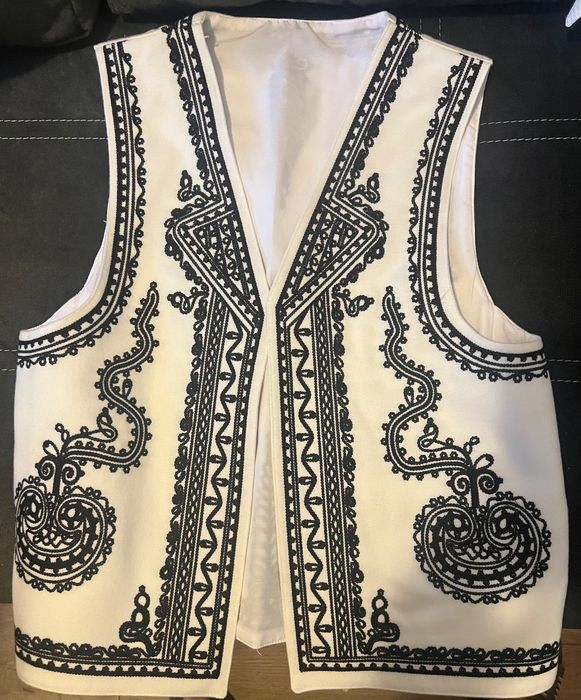 Cămașă damă cusută manual la pachet cu vestă bărbat