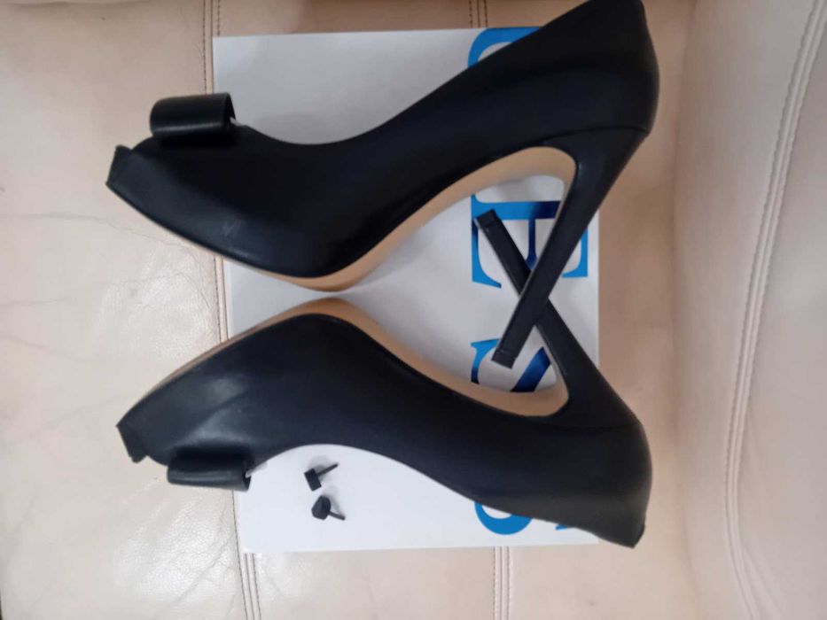 Дамски обувки GUESS