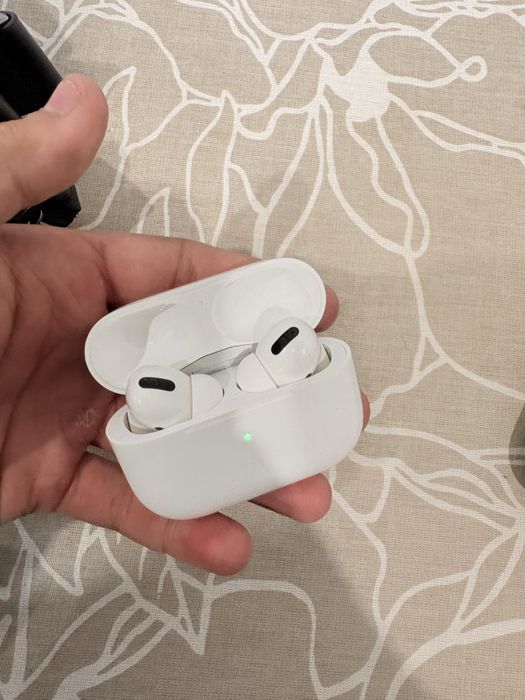 Продам airpods pro original