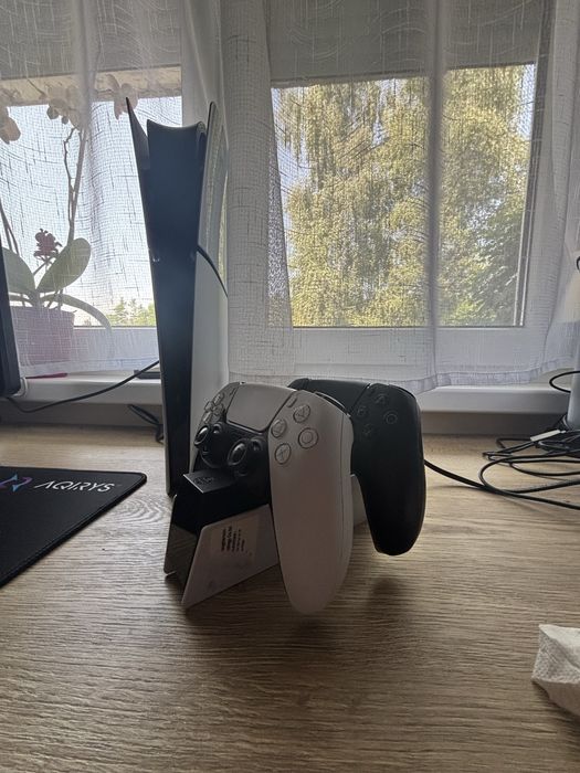 Vand ps 5 slim cu 2 controlere digital edition