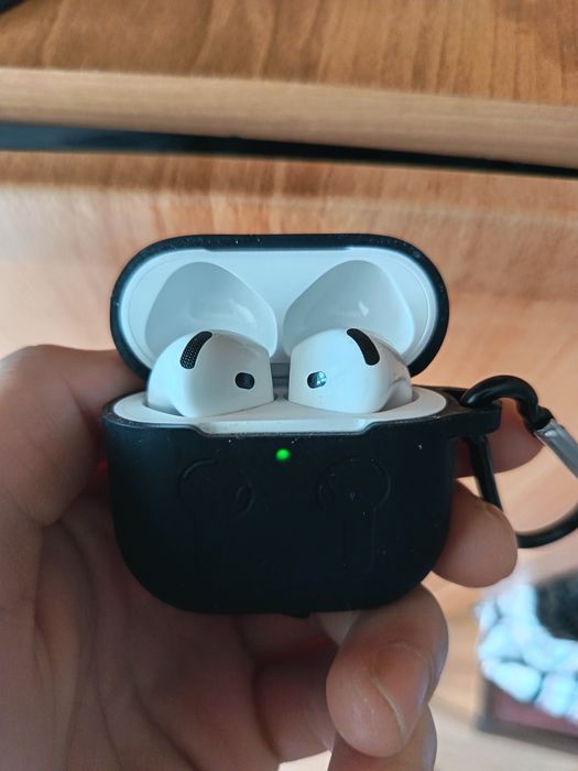 Airpods 3.                    .