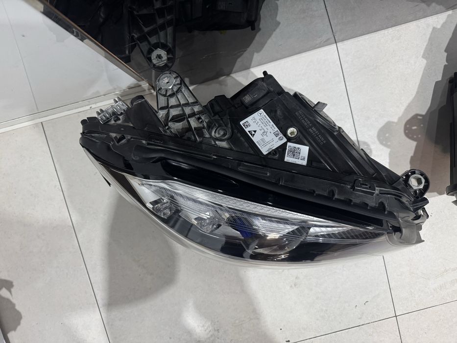 Faruri Mercedes C w205 facelift lci