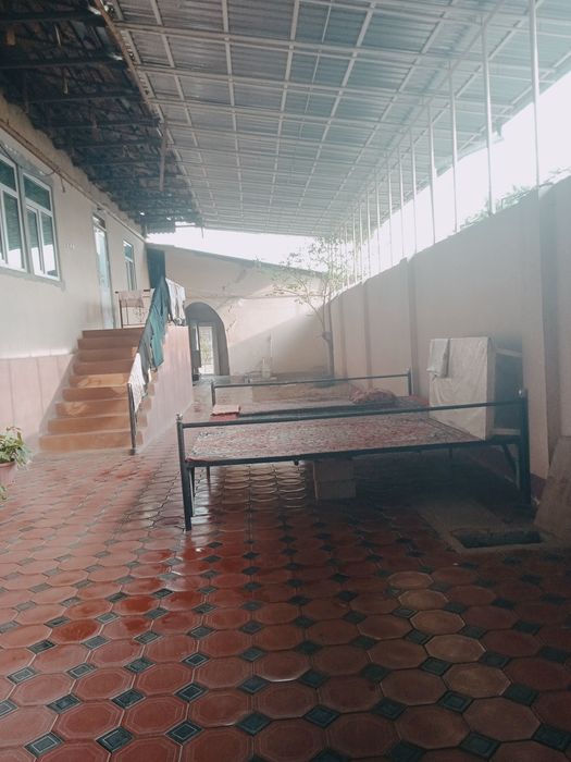 Срочно уй сотилади хонадон жудаям файизли 3.5 сотих 6 хонали