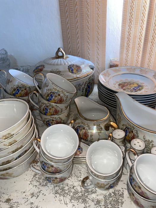 Сервиз посуды Мадонна