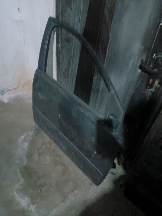 Продам двери Ford fiesta