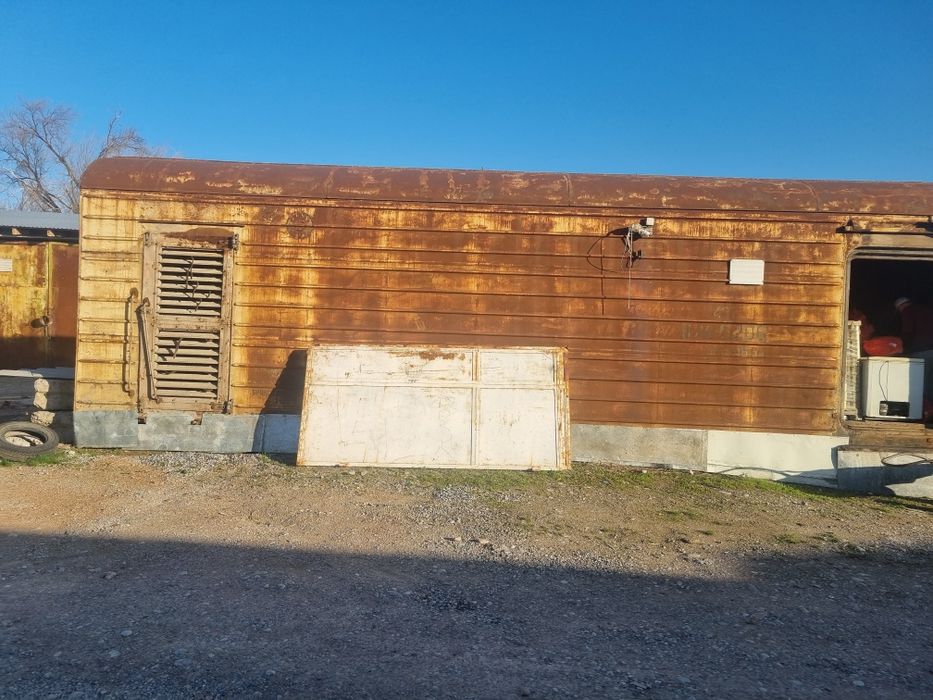 Продаю  контейнер   морозильник