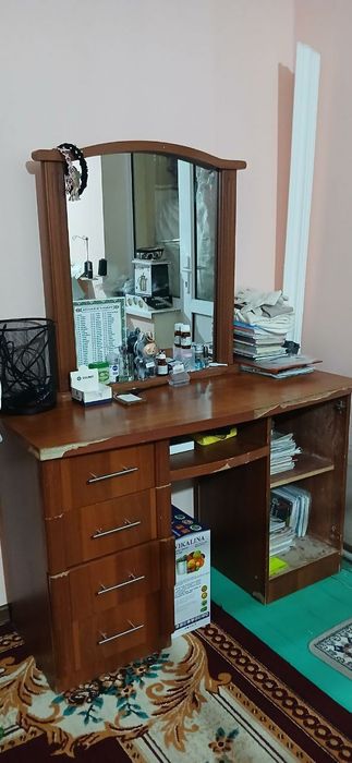 Спалны Трюмо holati urtacha baquvvat