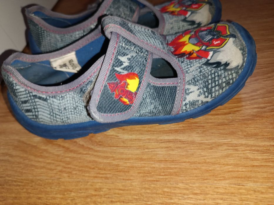 Детски пантофи 25,27,28,31 номер