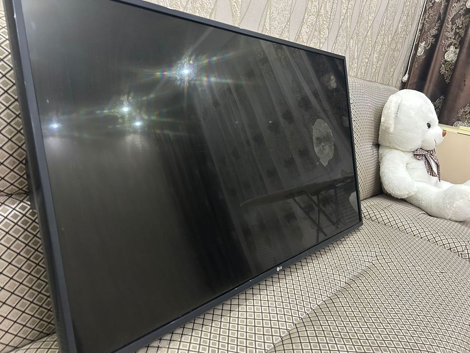 Продам Smart телевизор LG. Разбит экран.