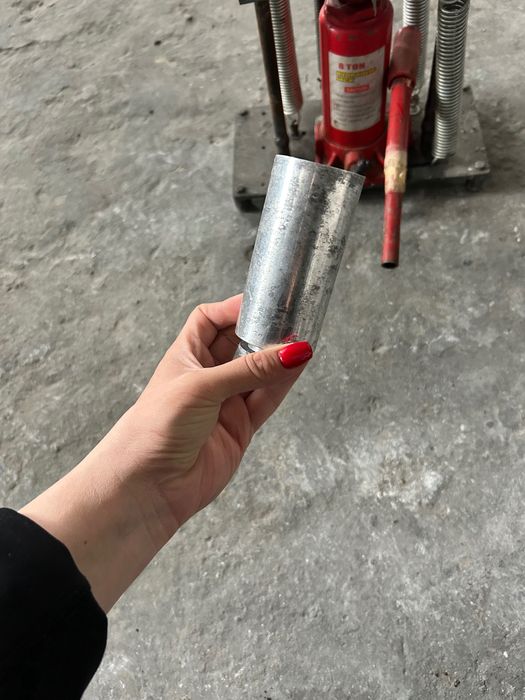 Машина за пълнене на спрейове - ръчна!