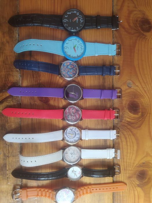 Часы наручные универсальные.