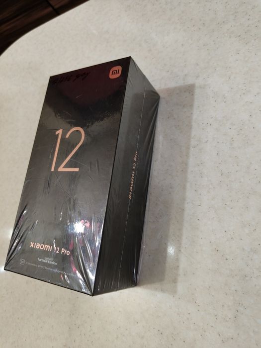 Продаю телефон Xiaomi 12 Pro, 256 Гб