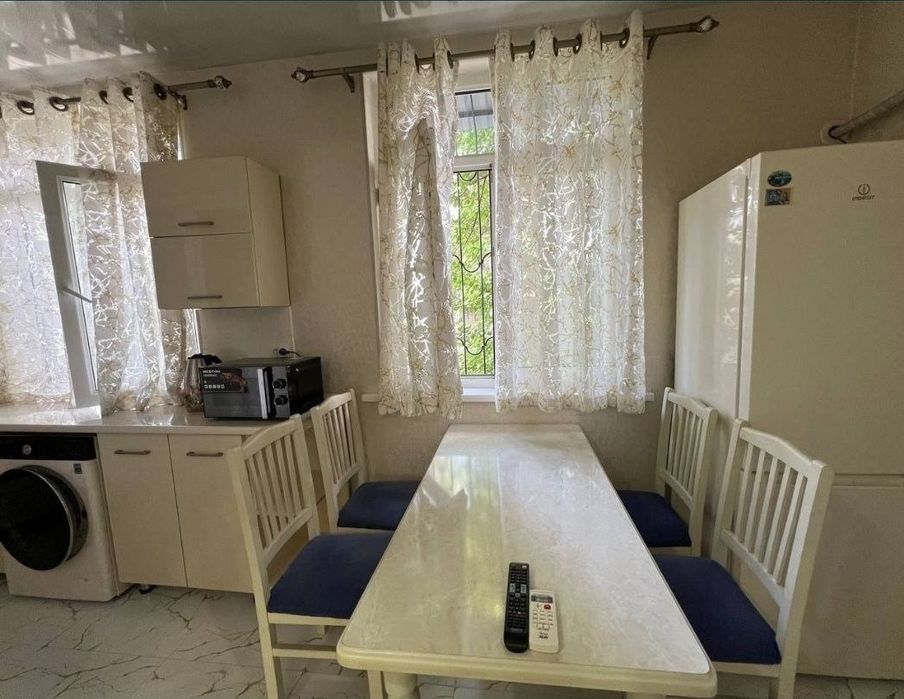 Юнусабад-11 / АРЕНДА КВАРТИРЫ-2 Комнатная