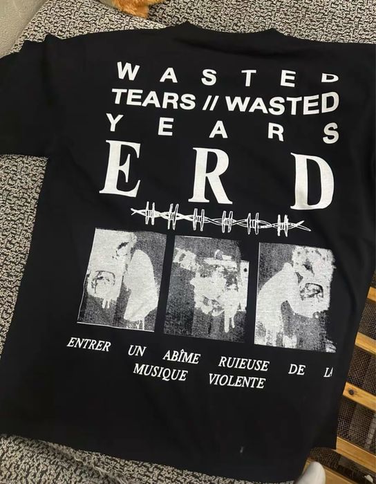 erd black t shirt