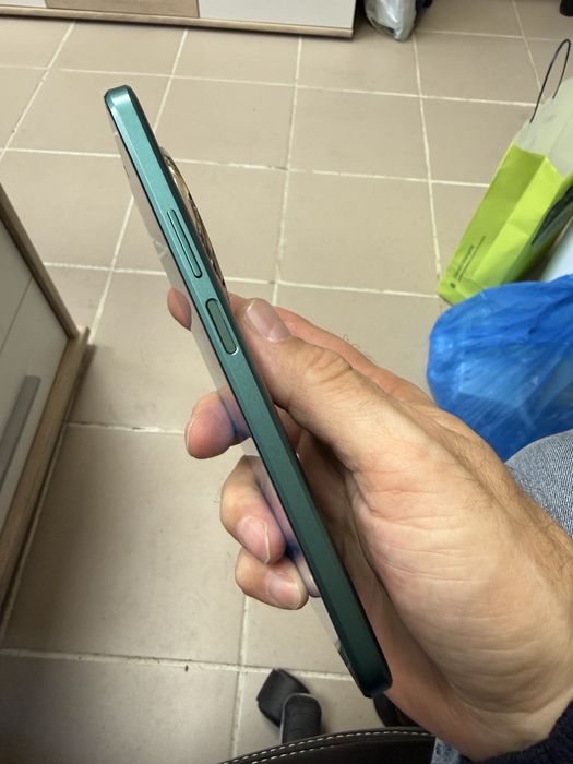 Huawei Nova 12i 8+3/128gb - отличен