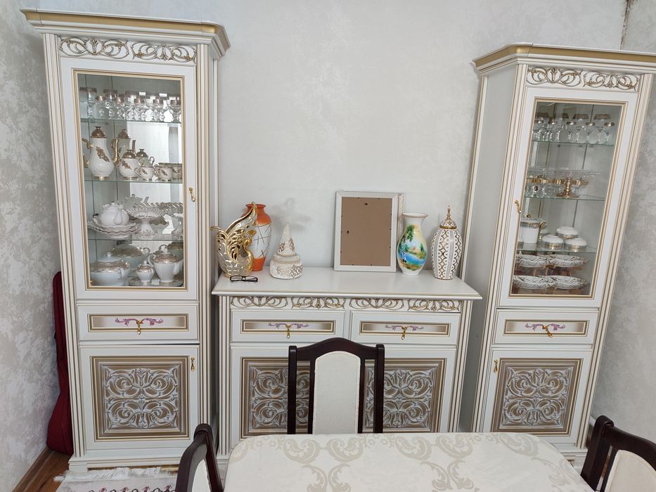 Продается Стол со стульями, и Горка.