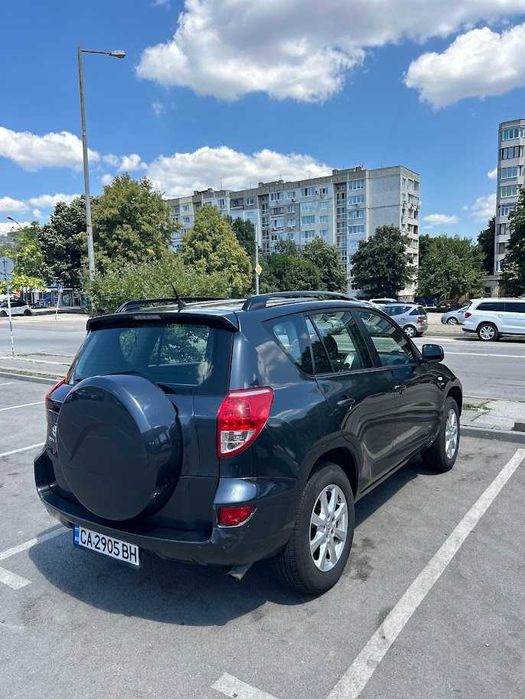 Toyota RAV 4 2. 2 D-4D 151к. 2006