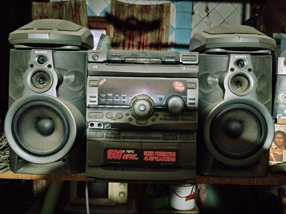 Продаётся музыкальный центр