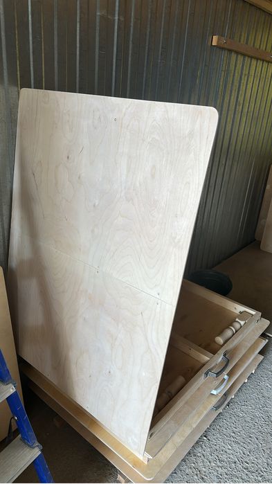 Жер стол. Жиналатын стол