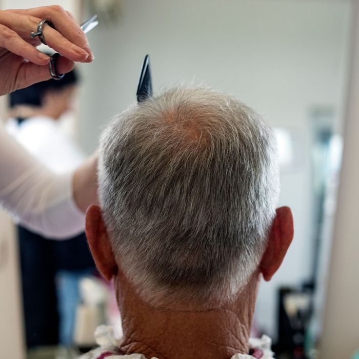 Tund la domiciliu sector 5 , frizer la tine acasă frizerie