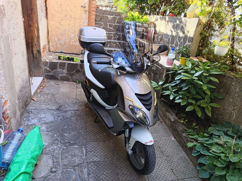 Продавам Piaggio NRG