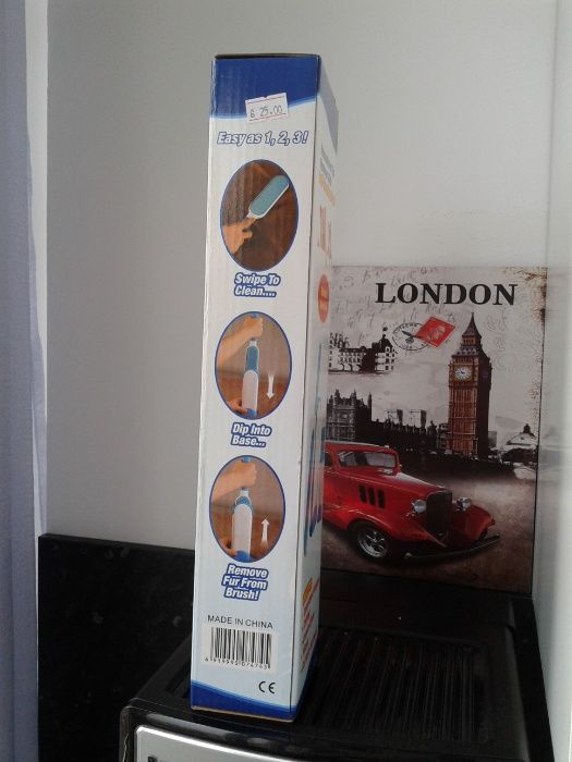 Намалена от 25лв-Четка за премахване косми куче котка четка за дрехи