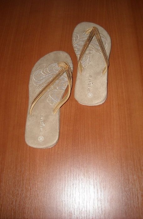 Дамски чехли за лятото - в 2 цвята