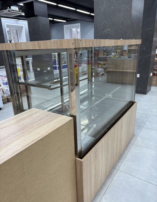 Холодильная витрина