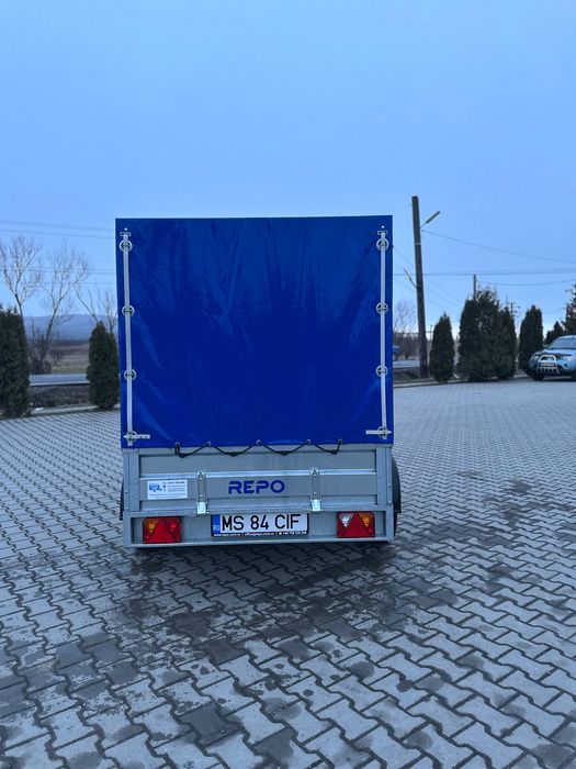 Vând remorcă impecabilă din toate punctele de vedere ca nouă