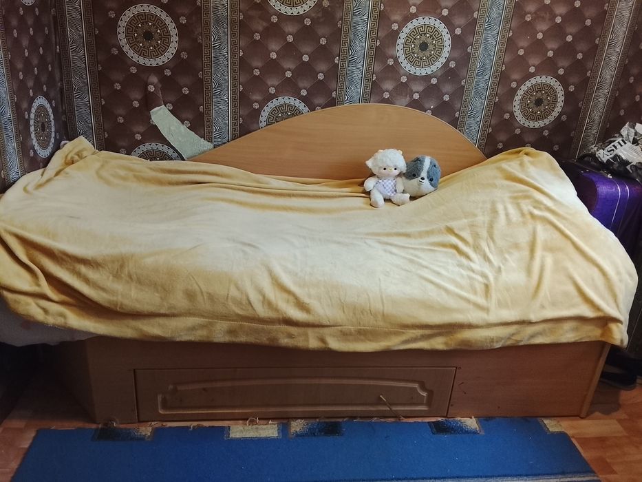 Кровать с ящиком срочно