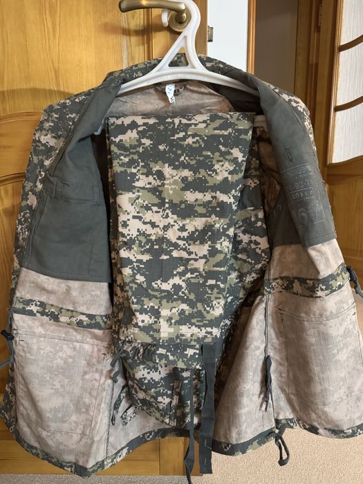 Комуфляжный военный костюм