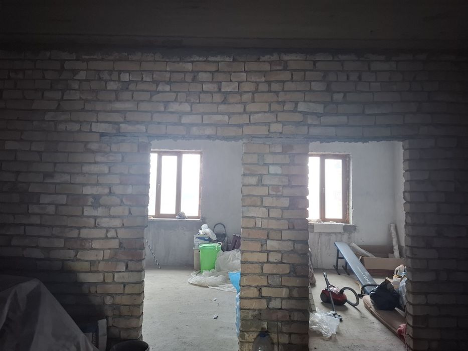 Своя сдаётся 110 кв.м. Без ремонта.