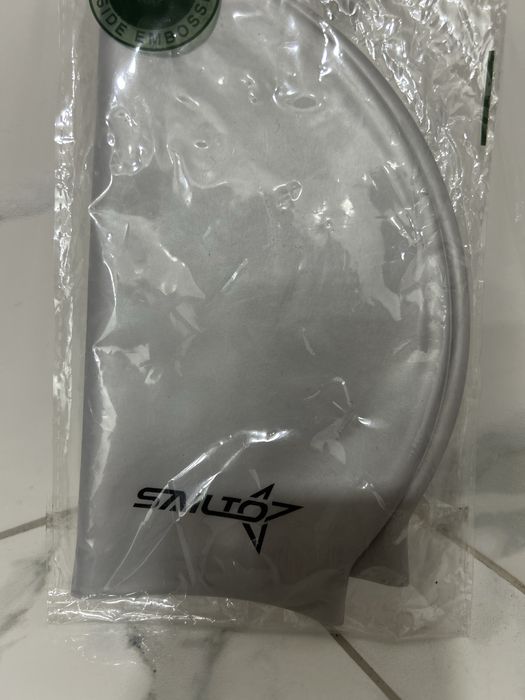 Нова шапка за плуване