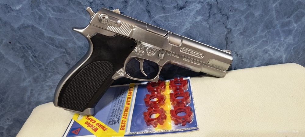 Масивен метален пистолет с капси COLT +96 бр. капси