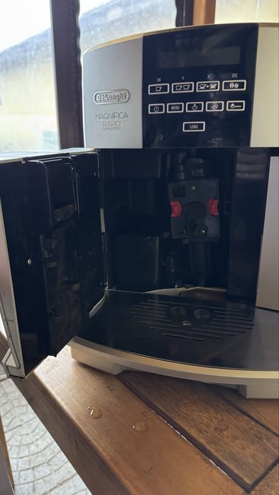 Кафеавтомат Delonghi Magnifica