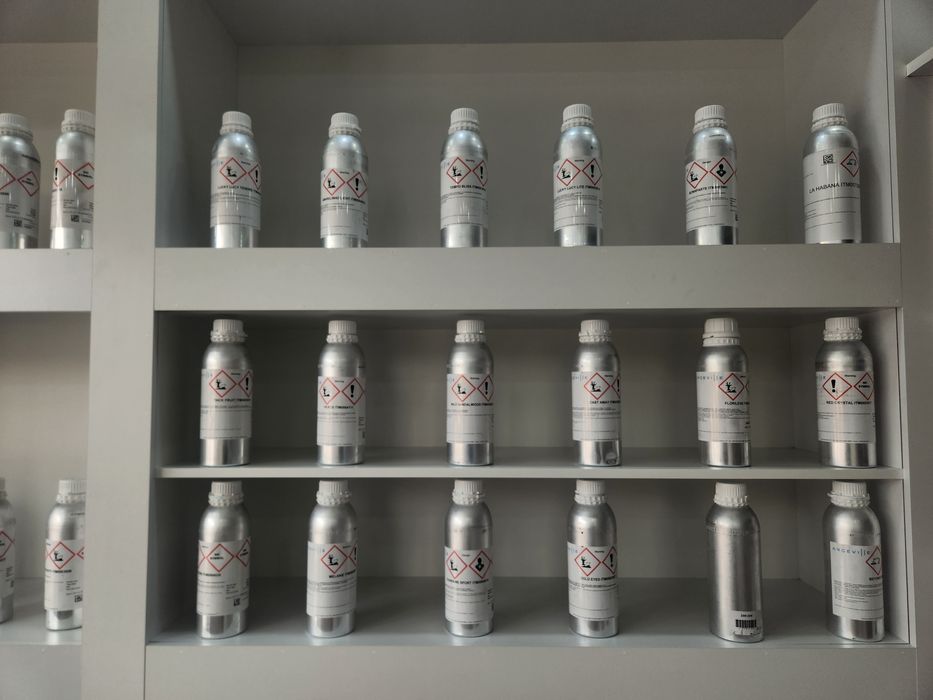 Optom Fransiyani 80 xildan oshiq hushboy va orginal atir va mushklar.