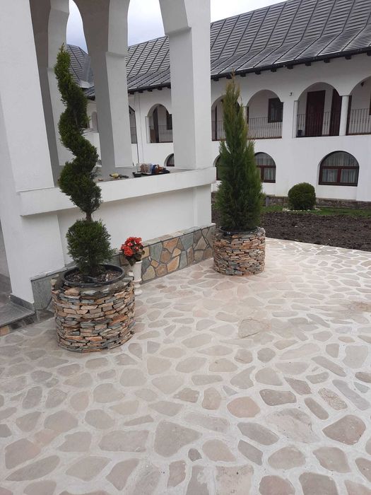 Piatră naturală pentru terase și căi de acces