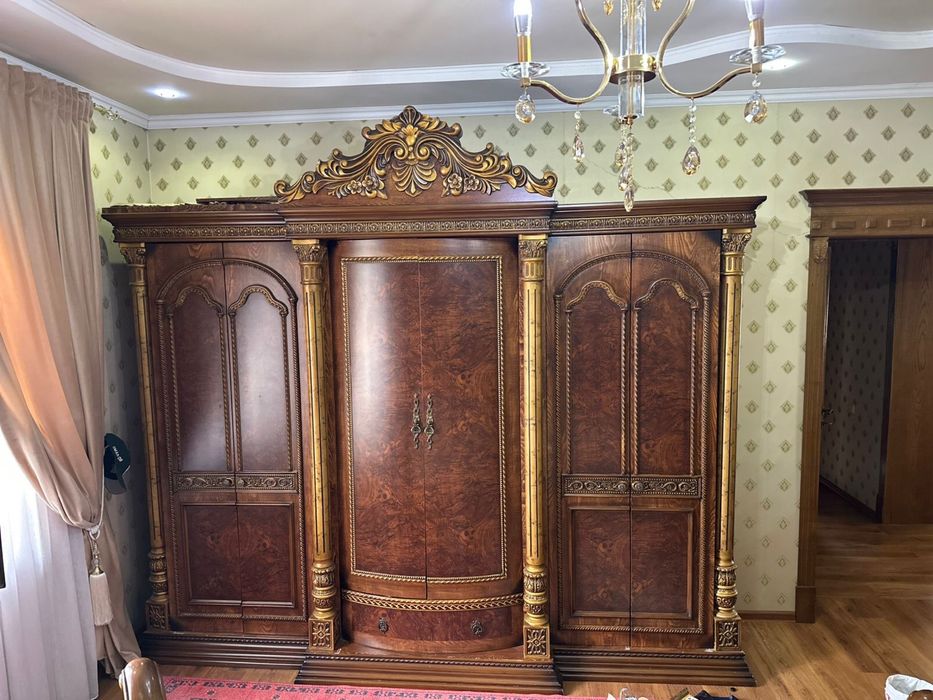 Продается спальный гарнитур