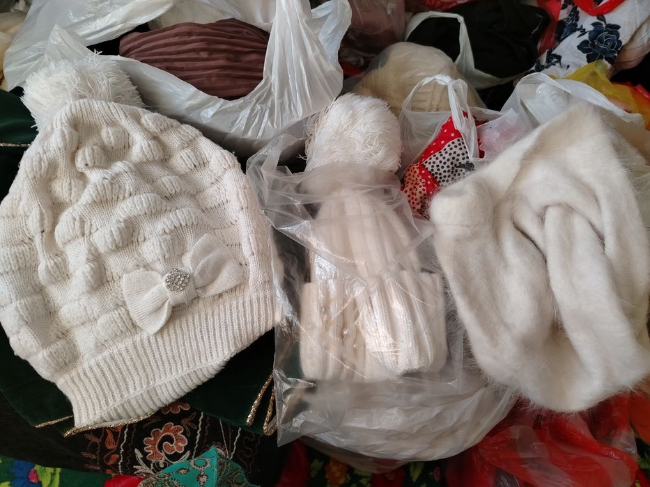 Шапки, шарфы, хомут