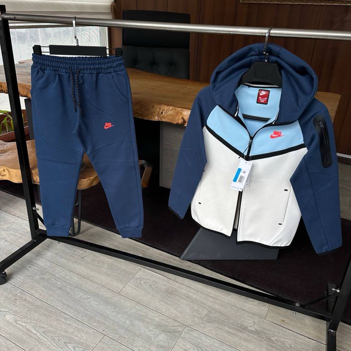 Комплект за момче  Размер 8/10/12/14/16/ХС  Цена 38€