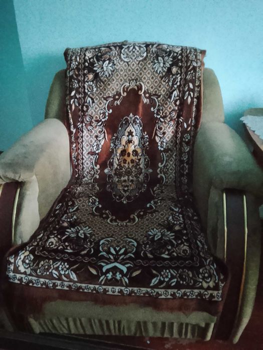 Продаётся мебель б/у, недорого.