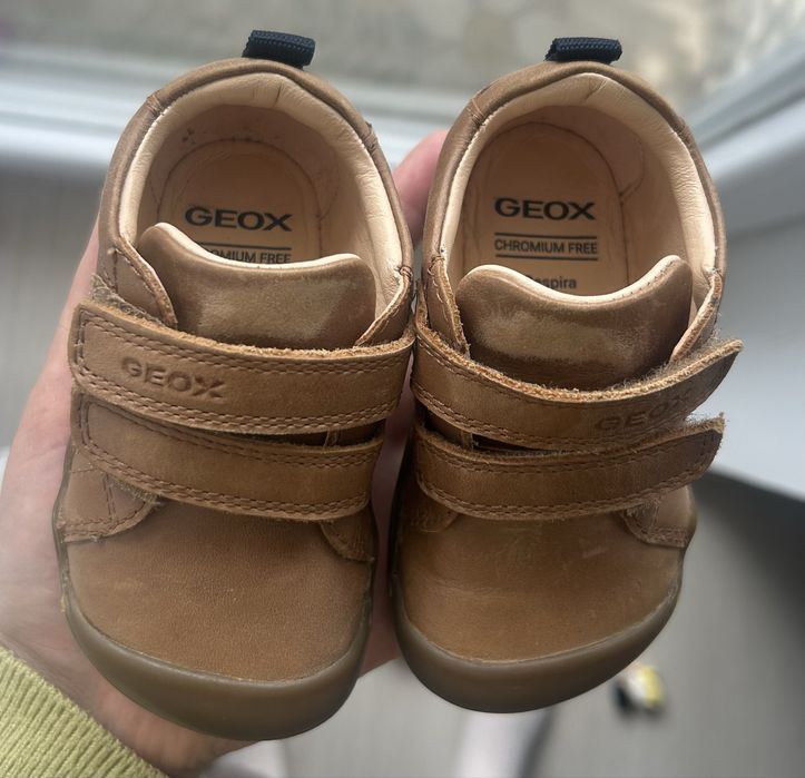 Pantofi din piele naturala