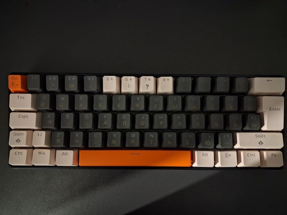 Продам клавиатуру