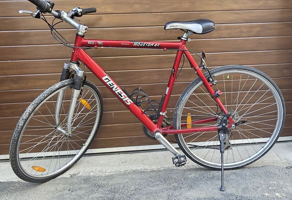 Bicicletă GENESIS roșie