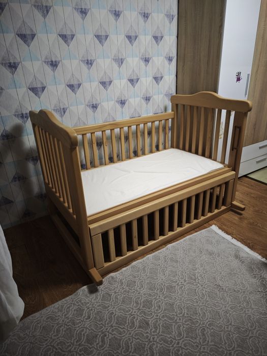 Детско / бебешко легло от масив