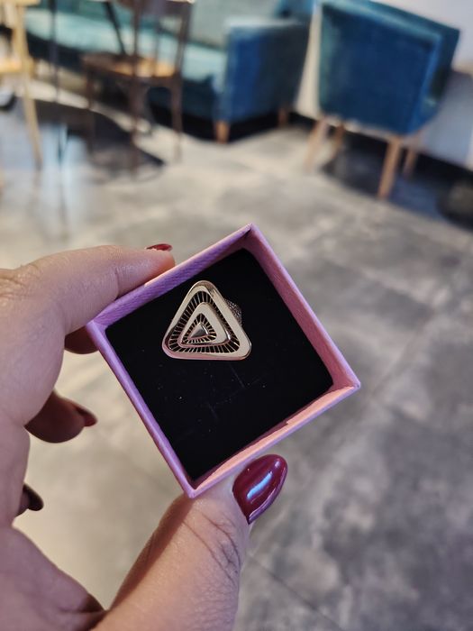 Продам кольцо  размер 20