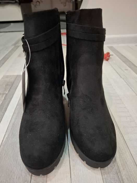 Черни боти от TENDENZ